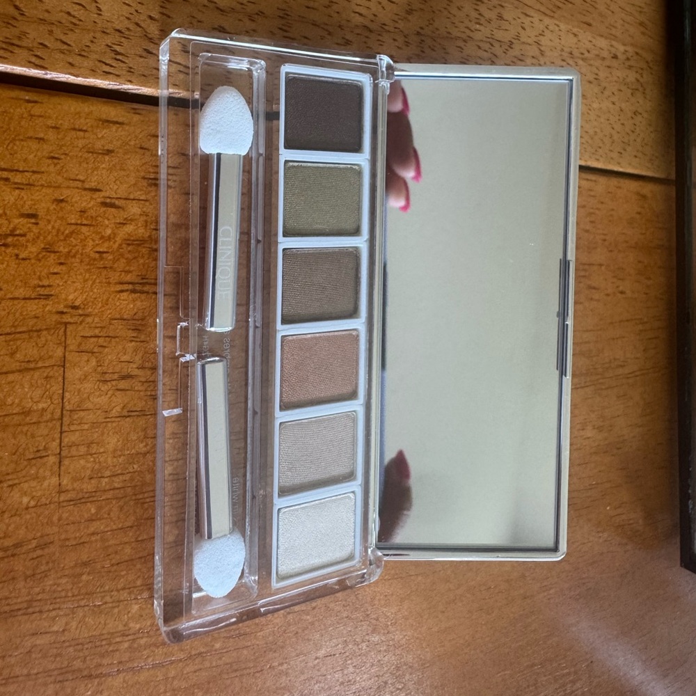 Clinique Brown and Tan Eyeshadow Palette with Mirror